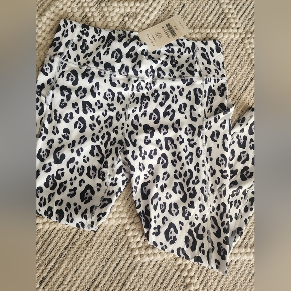 Fabletics, XXL short, oasis pureluxe leopard legging - Picture 8 of 10